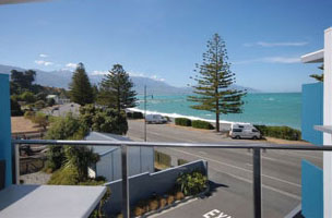 Waves on the Esplanade, Kaikoura